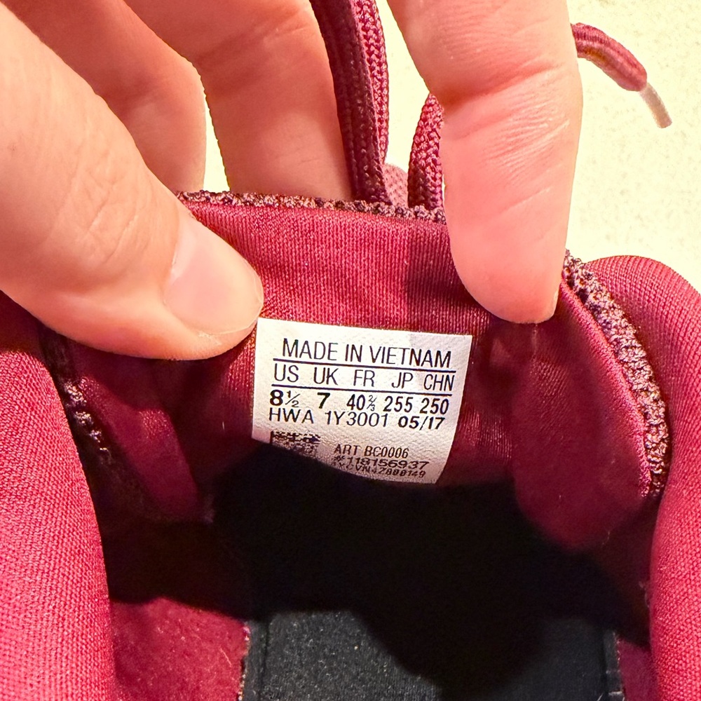 Women’s Adidas Tennis Shoes - Picture 3 of 3